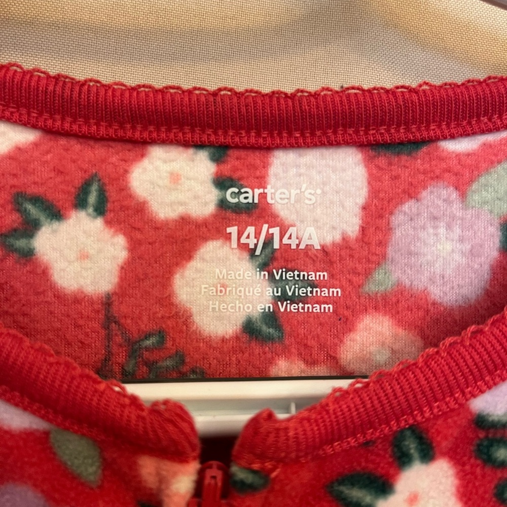 2 Onsie Pjs - Picture 6 of 9